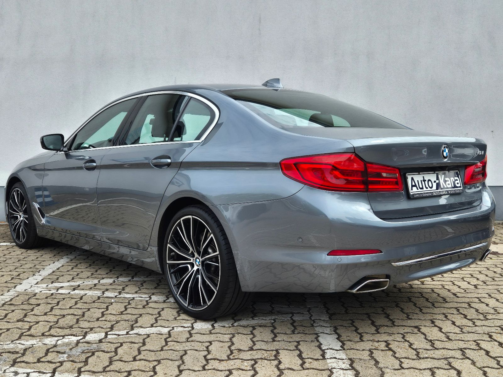 BMW 540i Luxury Line Head-Up Soft-Close Harman Kardo foto 3