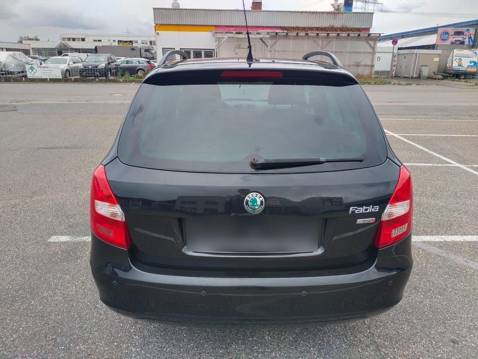 Skoda Fabia 2011 — engine 105 HP (77kW)