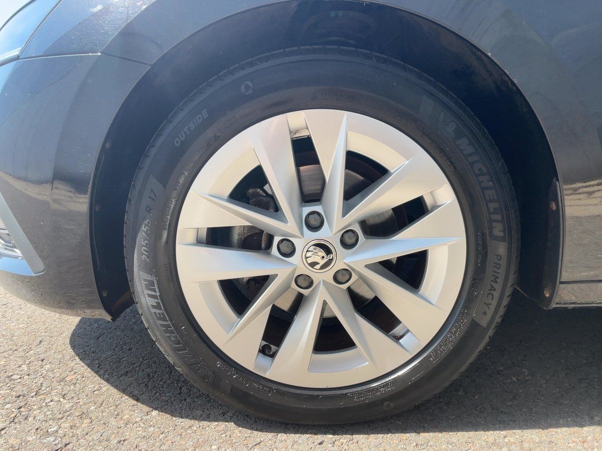 Skoda Octavia Combi Style 1.5 TSI DSG APP AHK LED KAM foto 12