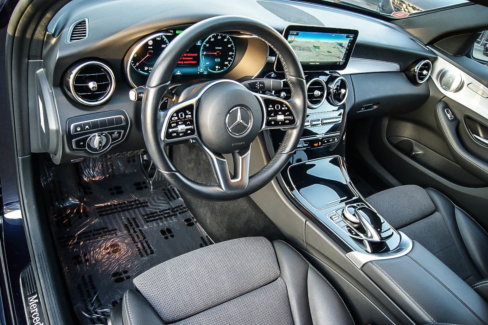 Fahrzeugabbildung Mercedes-Benz C 300 e T 9G-T Avantgarde AHK BURMESTER LED KAME