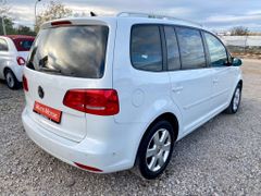 Fahrzeugabbildung Volkswagen Touran 1.6 TDI Life AAC NAVI SHZ PDC VORN ALU