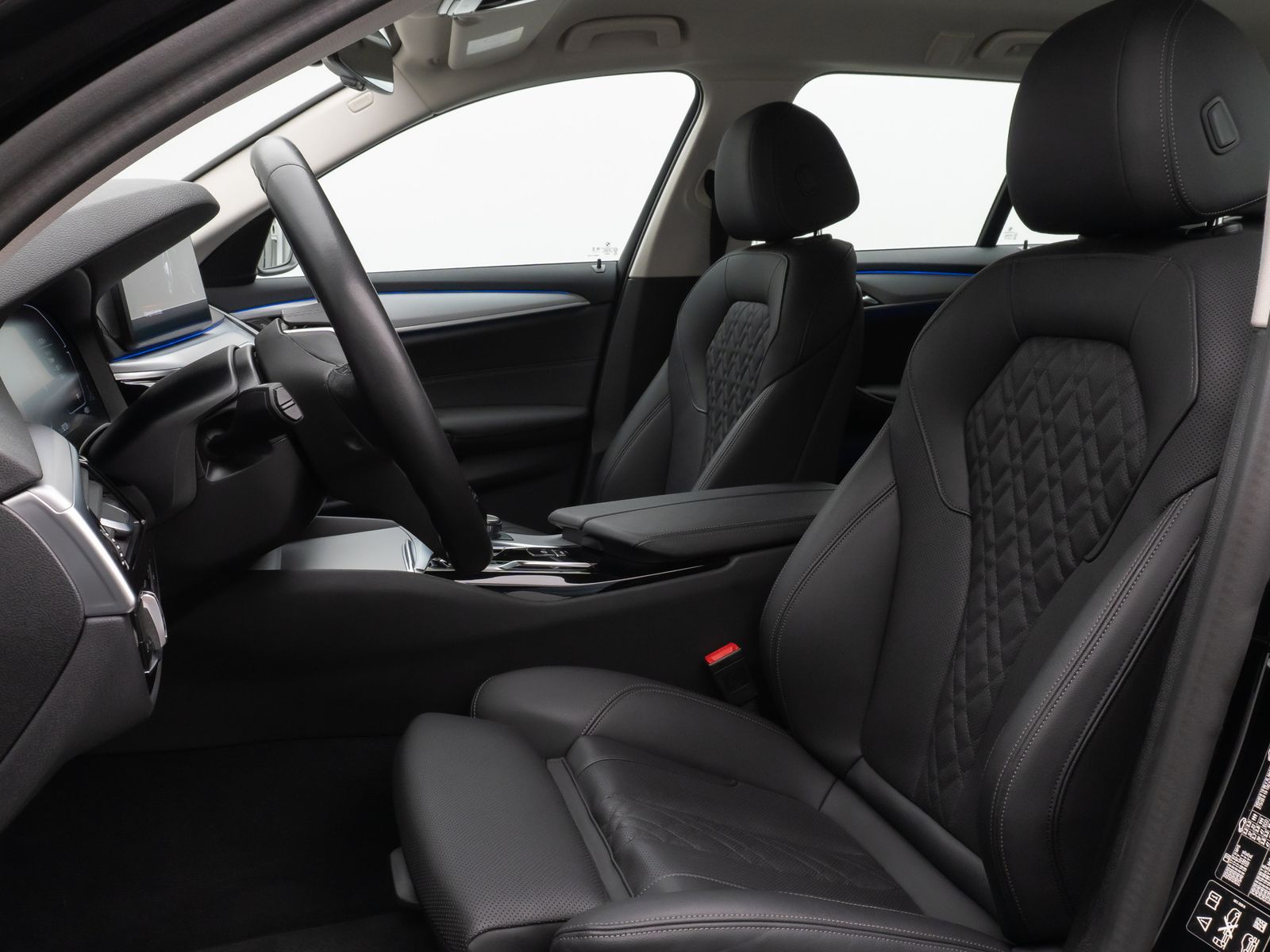 Fahrzeugabbildung BMW 520d xD Kamera HUD DAB 4xKlima Sport Leder Alarm