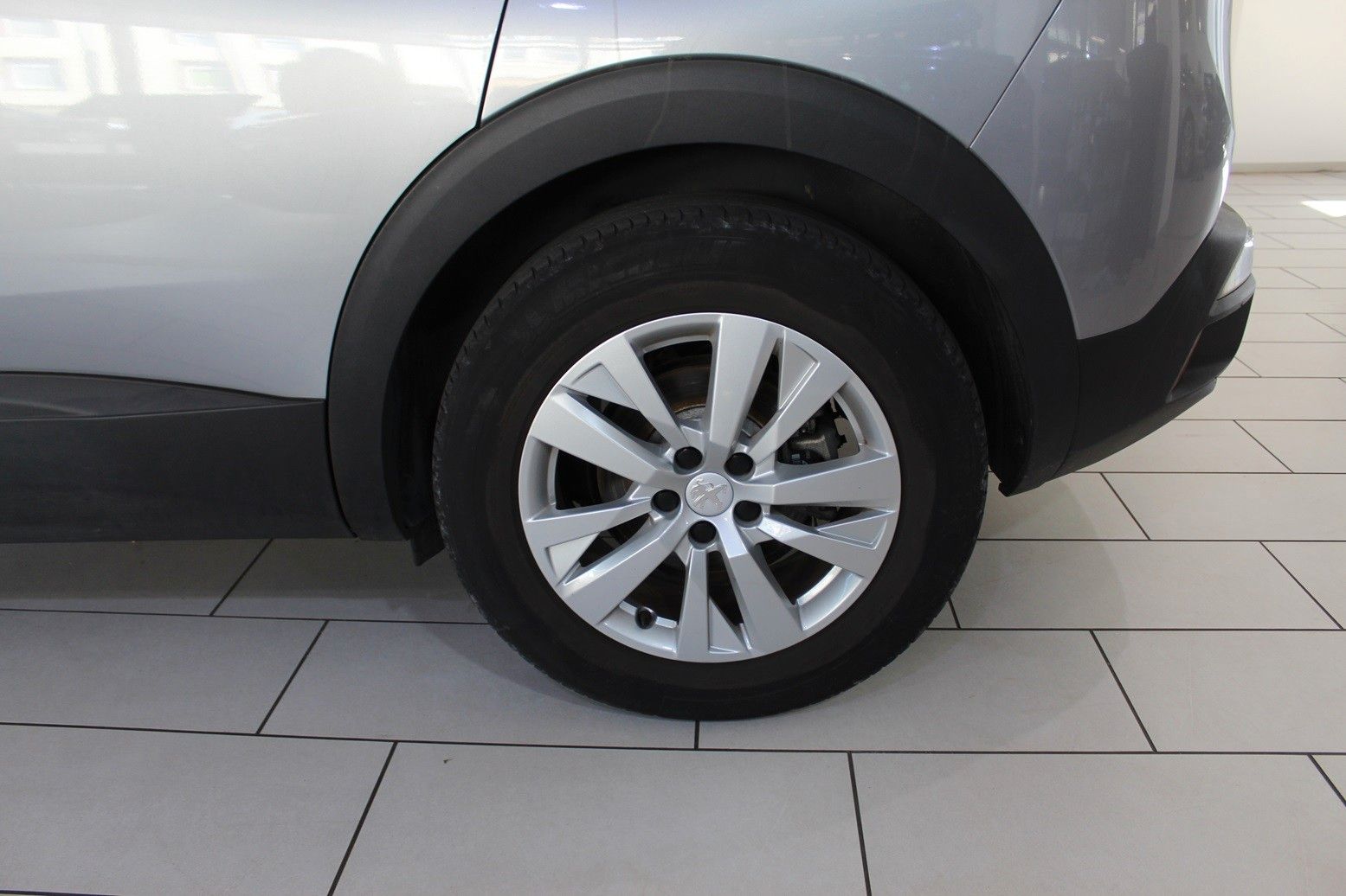 Fahrzeugabbildung Peugeot 3008 1.2T Active NAVI/LED/PDC/SPURASS./TEMPOMAT