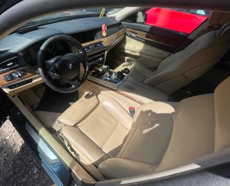 BMW 740 - 8
