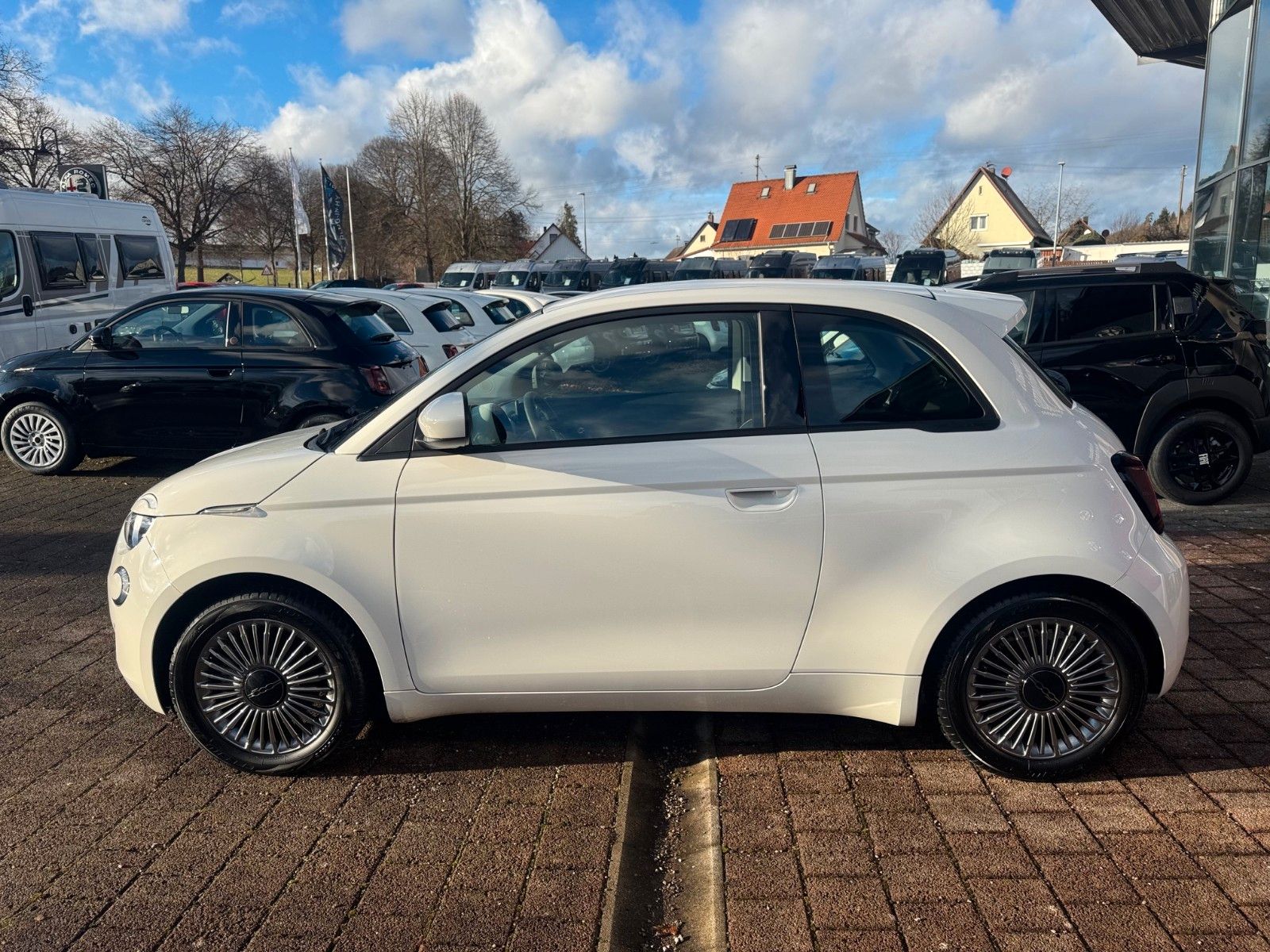 Fahrzeugabbildung Fiat 500e Carplay Touch USB Klima