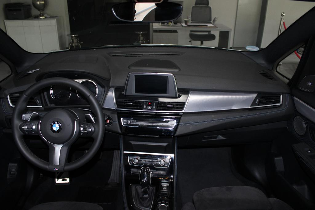 BMW 220