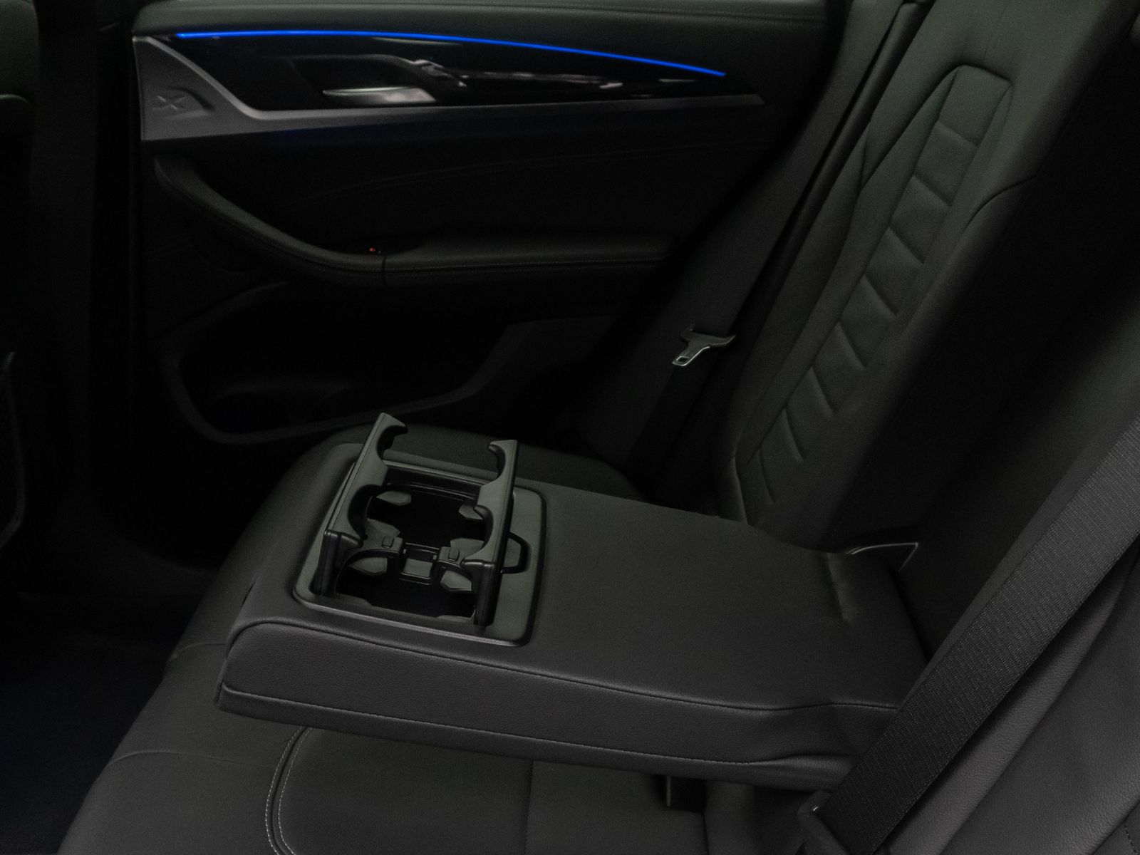 Fahrzeugabbildung BMW X3 xD20i LuxuryLine HUD Kamera Alarm HiFi 21Zoll