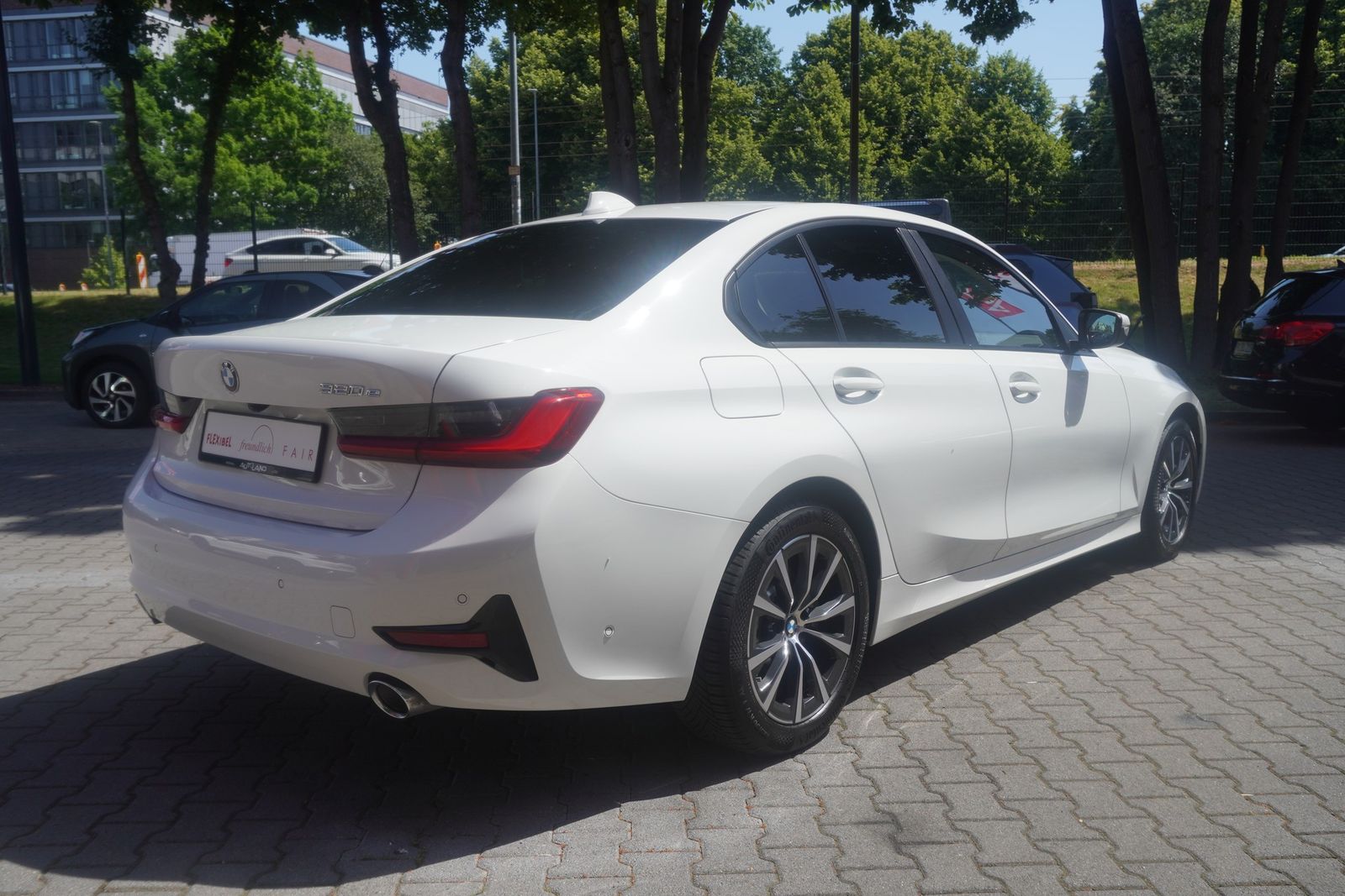 BMW 320e Advantage LED ACC Totwinkel Keyless-Go Navi foto 6