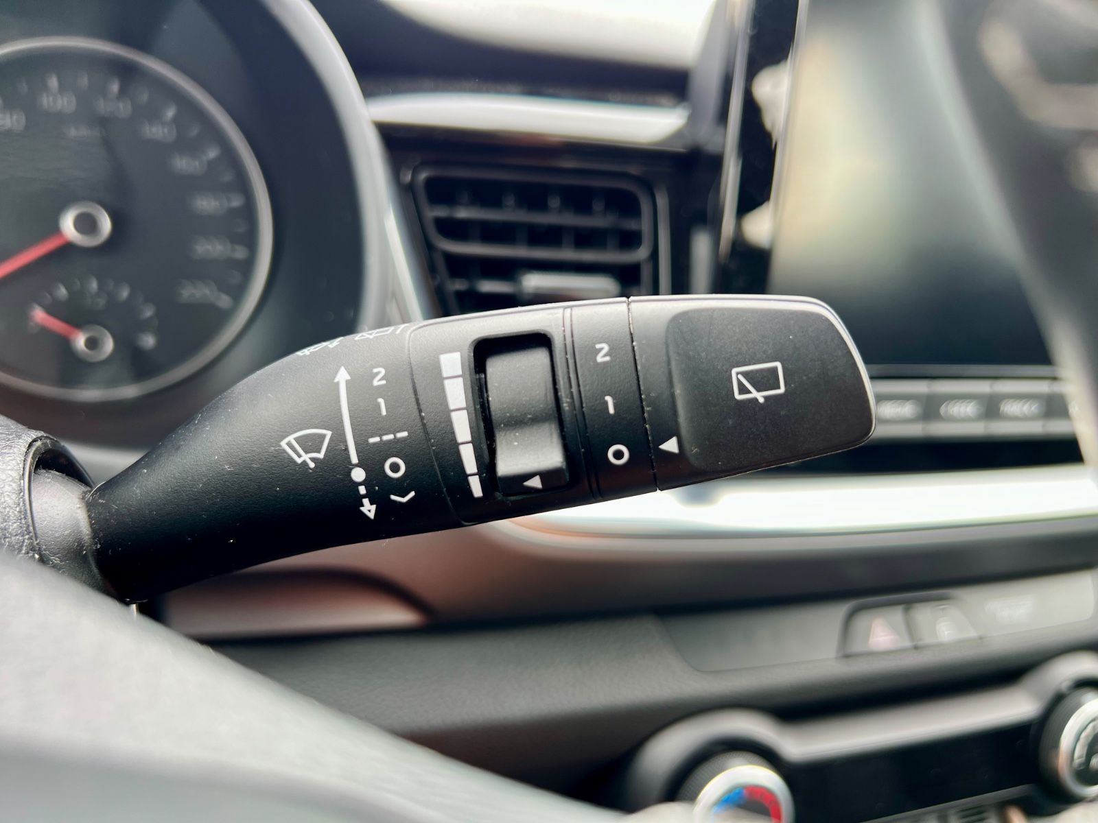 KIA Stonic Vision AAC GZJR CARPLAY SHZ PDC