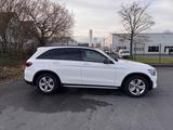 Mercedes-Benz GLC 200/4MATIC/AMG-Line/4x SHZG/360 Grad/Pano - Mercedes-Benz GLC 200 von privat