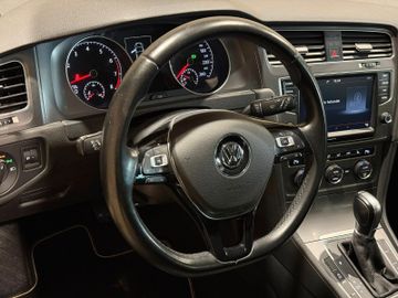 Volkswagen Golf - 11