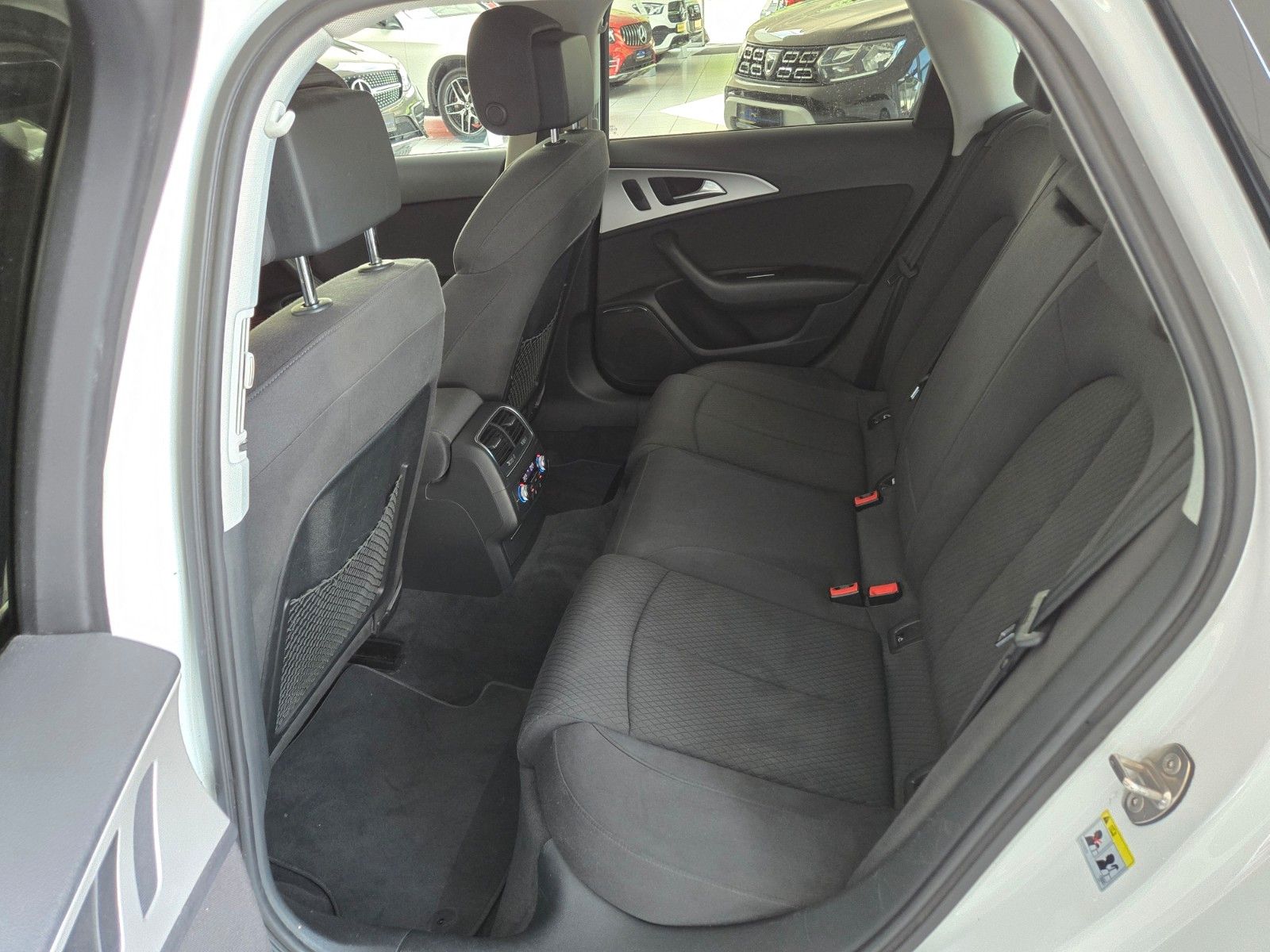 Fahrzeugabbildung Audi A6 Avant 2.0 TDI quattro
