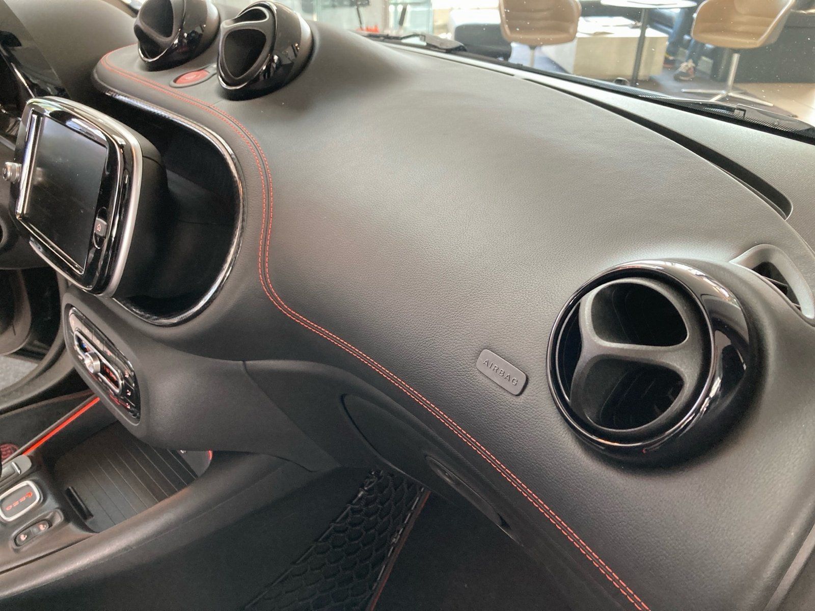 Fahrzeugabbildung Smart EQ fortwo BRABUS R92 Cabrio Leder Kamera