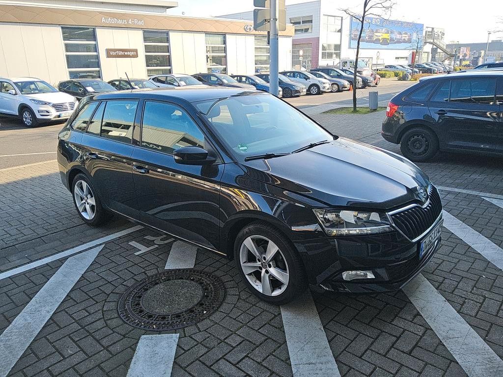 Fahrzeugabbildung SKODA Fabia Combi ALU16`PDC NEBEL APP-CONNECT 1.H