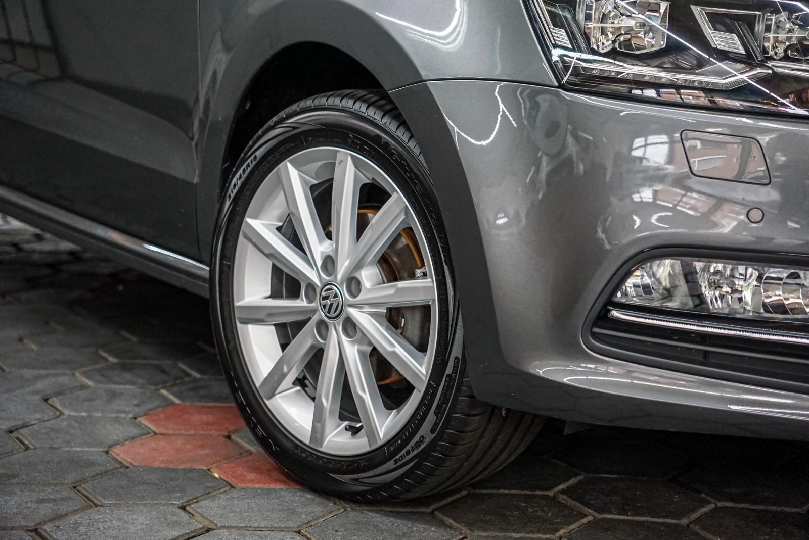 Volkswagen Polo V Highline R-Line Automatik LED PDC 1.Hand