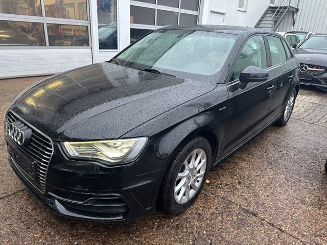 Audi A3 Sportback e-tron attraction DSG