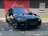 BMW 750 i /PANO/360°/B&W/LUFT/MASSAGE/HuD/ - BMW 7er Reihe in Köln