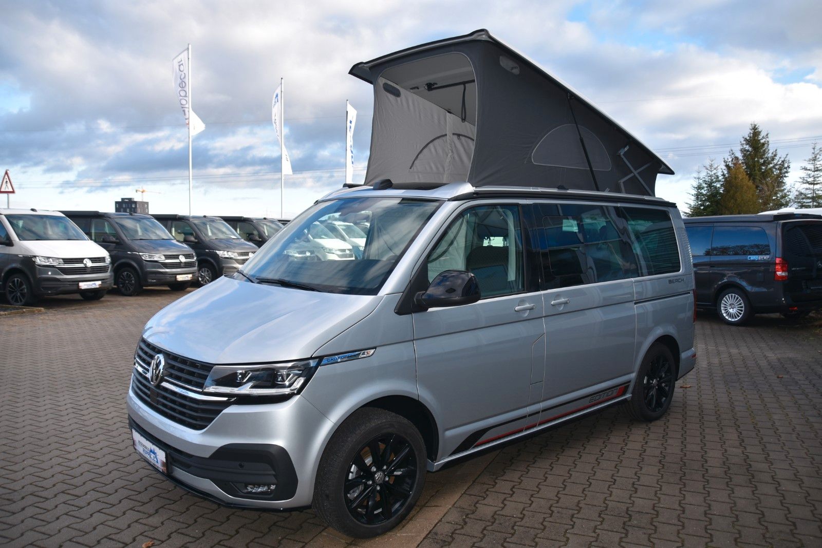 Fahrzeugabbildung Volkswagen T6.1 California Beach Tour Edition Sport-Paket