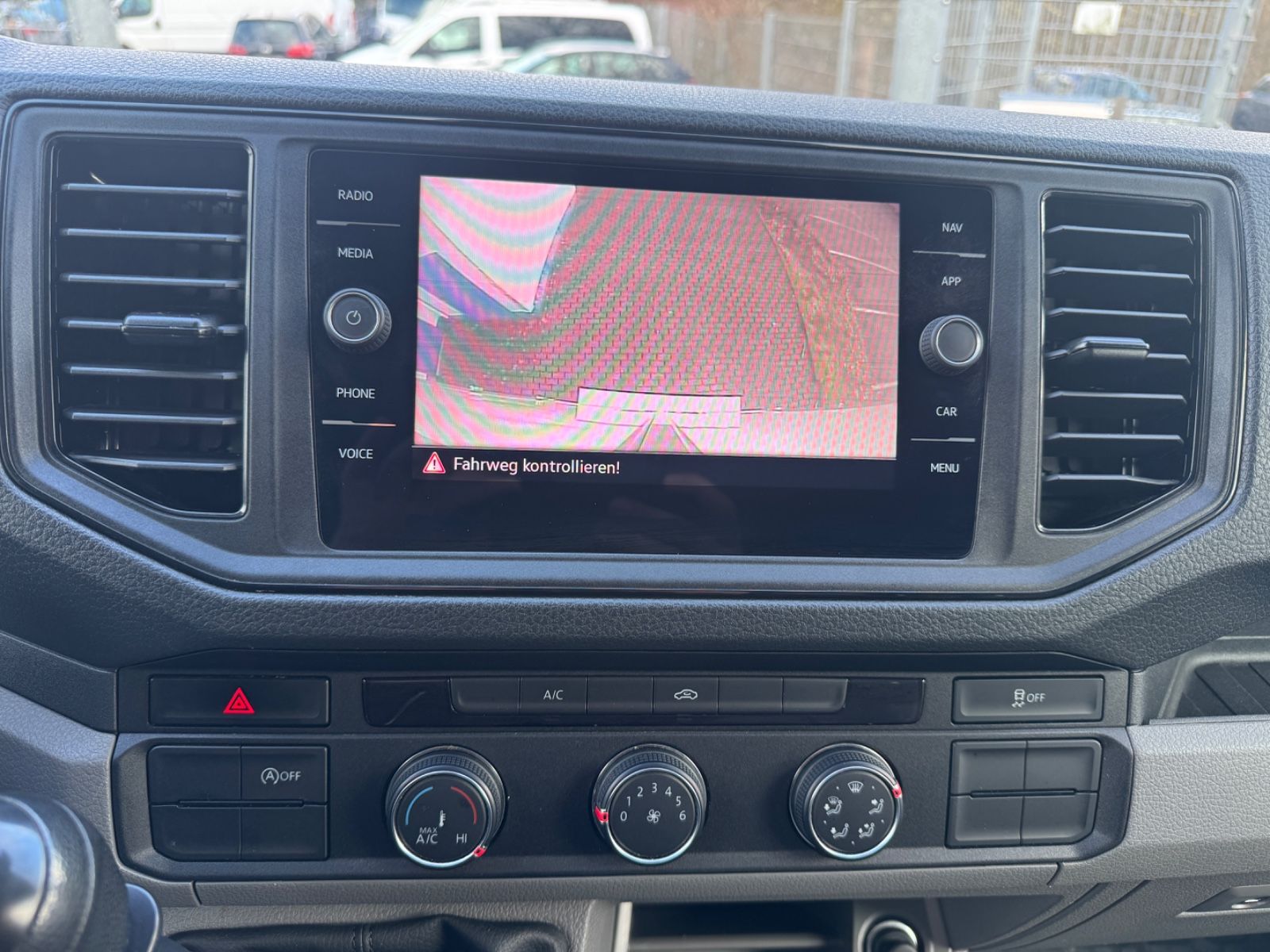 Fahrzeugabbildung Volkswagen Crafter Pritsche 35 lang Garantie 12.2027 Navi