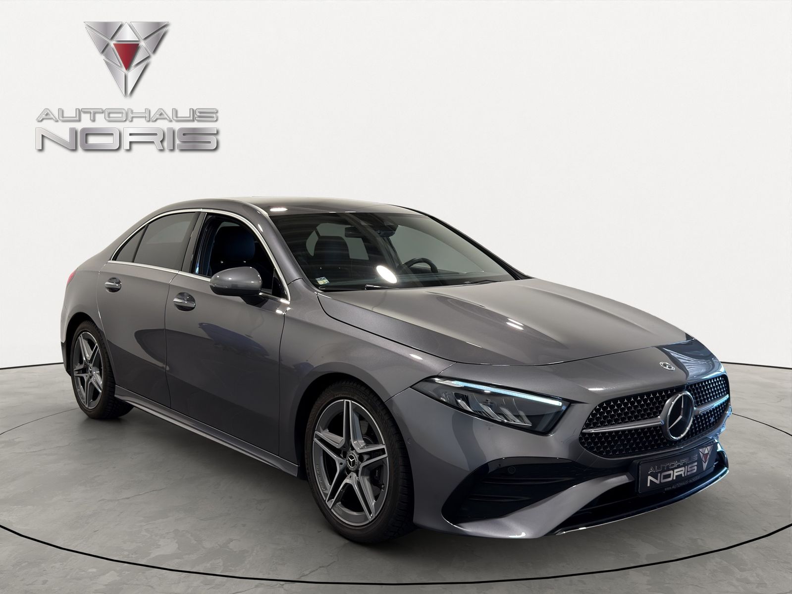 MERCEDES-BENZ A 200 AMG-LINE lim *NAVI*LED*AMBIENTE*CARPLAY*