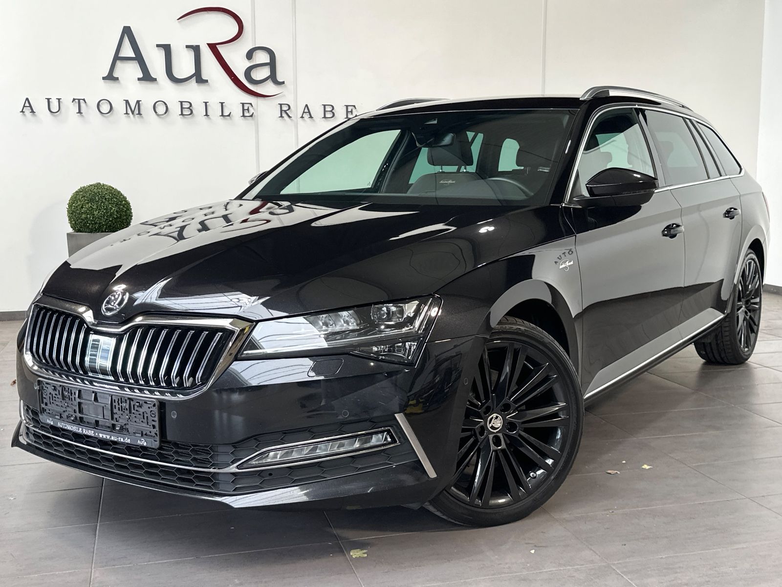 Skoda Superb Combi 2.0 TDI DSG L&K 4x4 NAV+LED+AHK+KAM