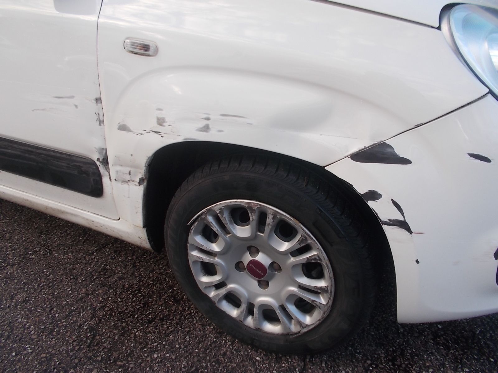 Fahrzeugabbildung Fiat Panda Lounge 1.2 8V *Unfall*