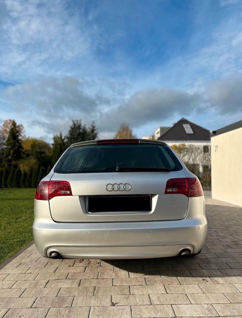 Audi A6 2005 — вигляд ззаду