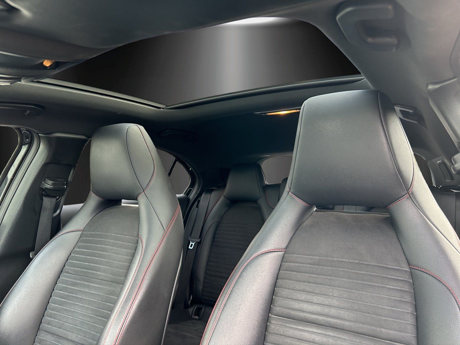 Fahrzeugabbildung Mercedes-Benz A45 AMG Pano/LED/Navi/Kamera/SoundHK/MB-Scheckh/