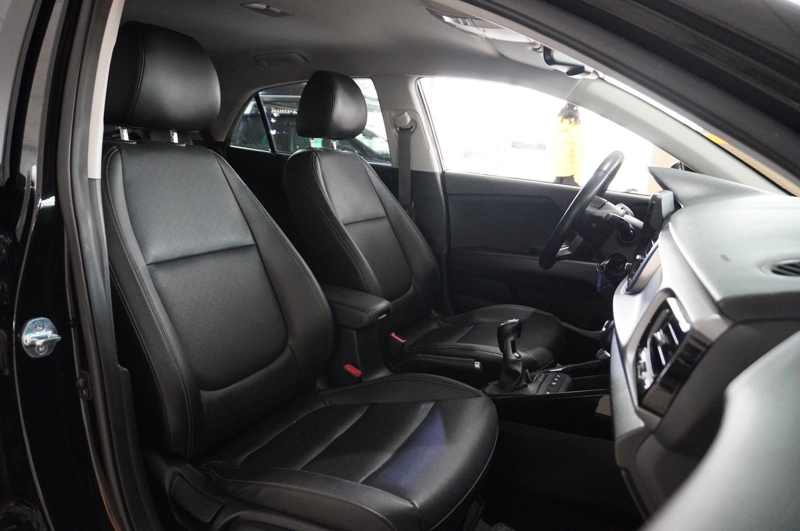 Fahrzeugabbildung Kia Rio 1.0 T-GDI VISION NAVI/LED/KAMERA/LEDER/SHZ