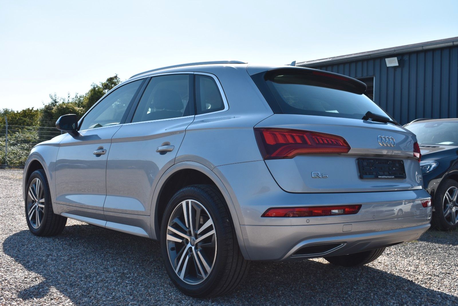 Fahrzeugabbildung Audi Q5 40 TDI quattro sport/Anhänger/LED/Tempomat