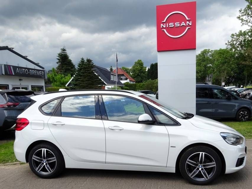 Fahrzeugabbildung BMW 218d 2 Active Tourer 218d Sport Line AHK