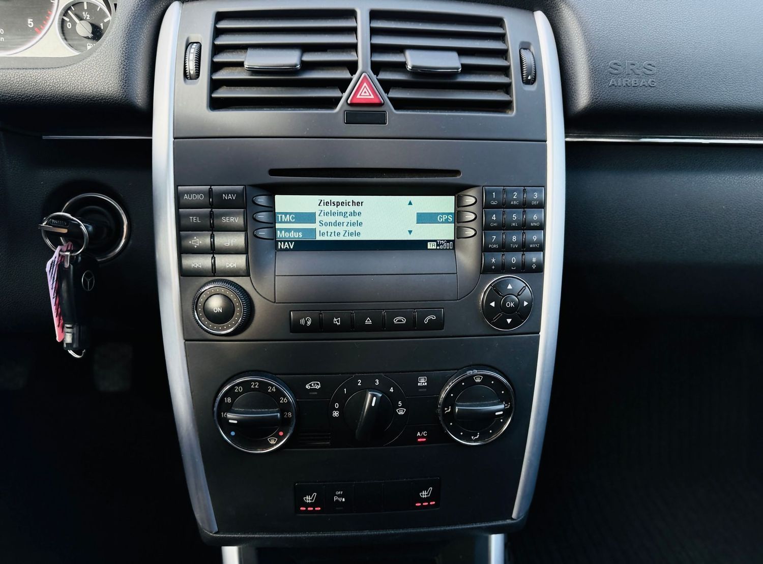 Fahrzeugabbildung Mercedes-Benz B 180 CDI Navi, PTS, AHK abn., Sitzheizung, Chro