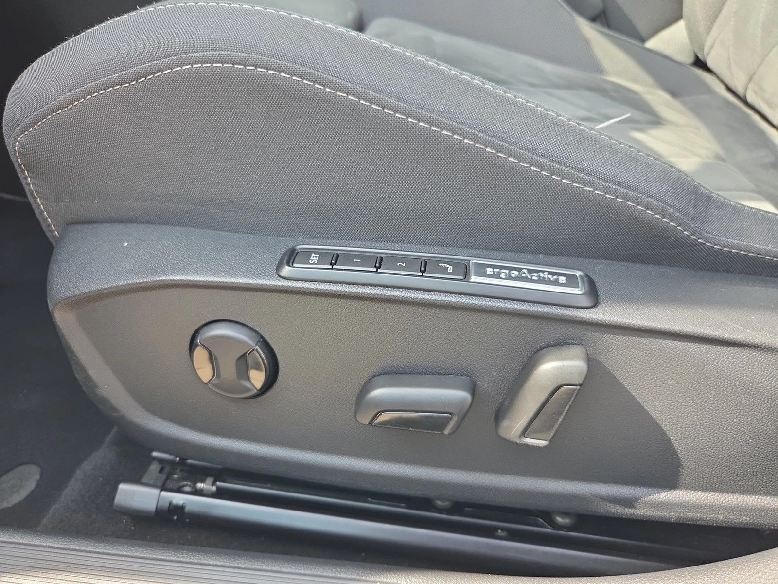 Fahrzeugabbildung Volkswagen Golf VIII Variant TDI Style LED+ DSG Navi ACC PD