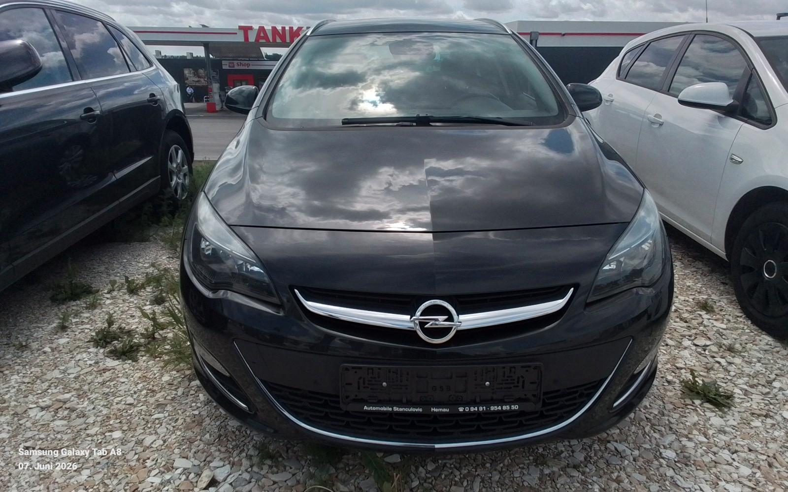 Opel Astra J Sports Tourer Exklusiv