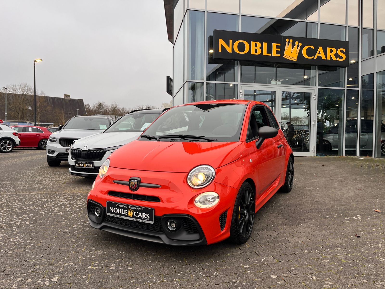 Fahrzeugabbildung Abarth 695 Autom. Beats Navi Carplay PDC