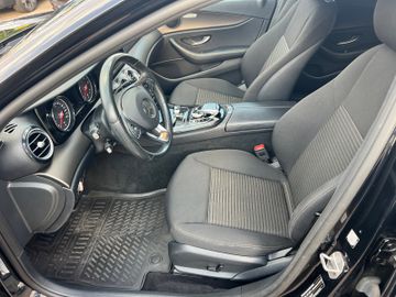 Mercedes E 220 - 11