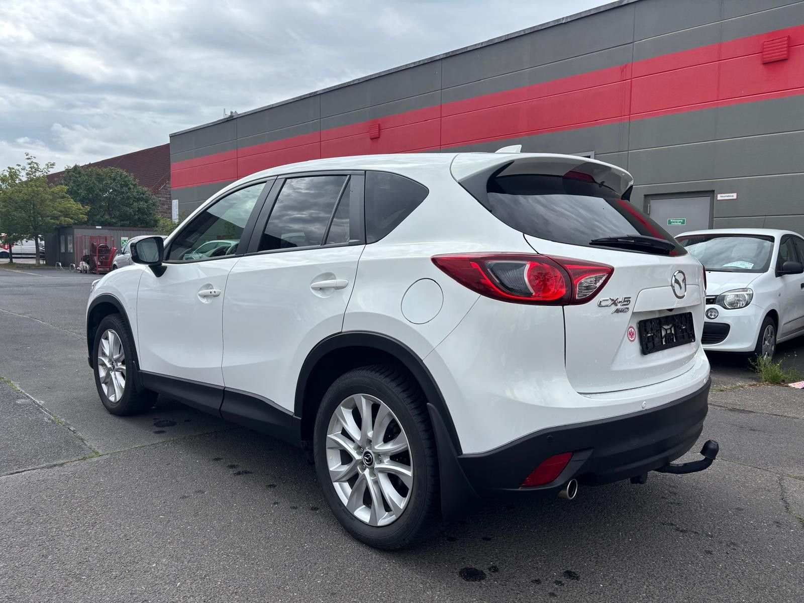 Fahrzeugabbildung Mazda CX-5 Sports-Line AWD-NAV-XEN-LEDER-AHK-GSD-BOSE-