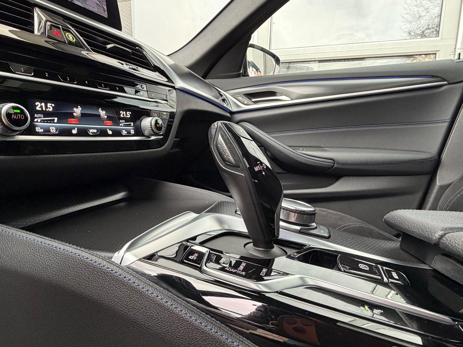 BMW 520dA xD*ACC*M SPORT*PANO*LASER*KAM*HEAD UP*KEY*