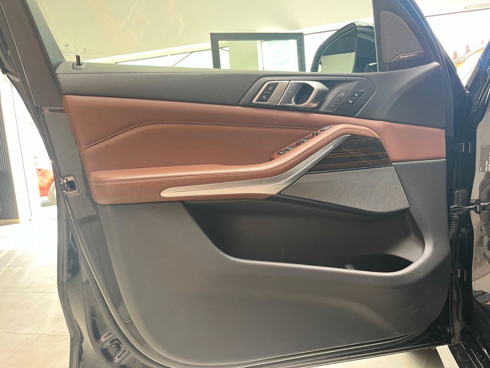 Fahrzeugabbildung BMW X5 M50d*Laser*Sky*360°*HUD*Luft*22"*Soft*AHK*