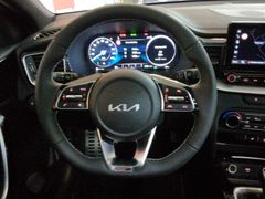Fahrzeugabbildung Kia Ceed 1.6D GT-LINE+PANO+JBL+SHZ+KAMERA+GRA+LED