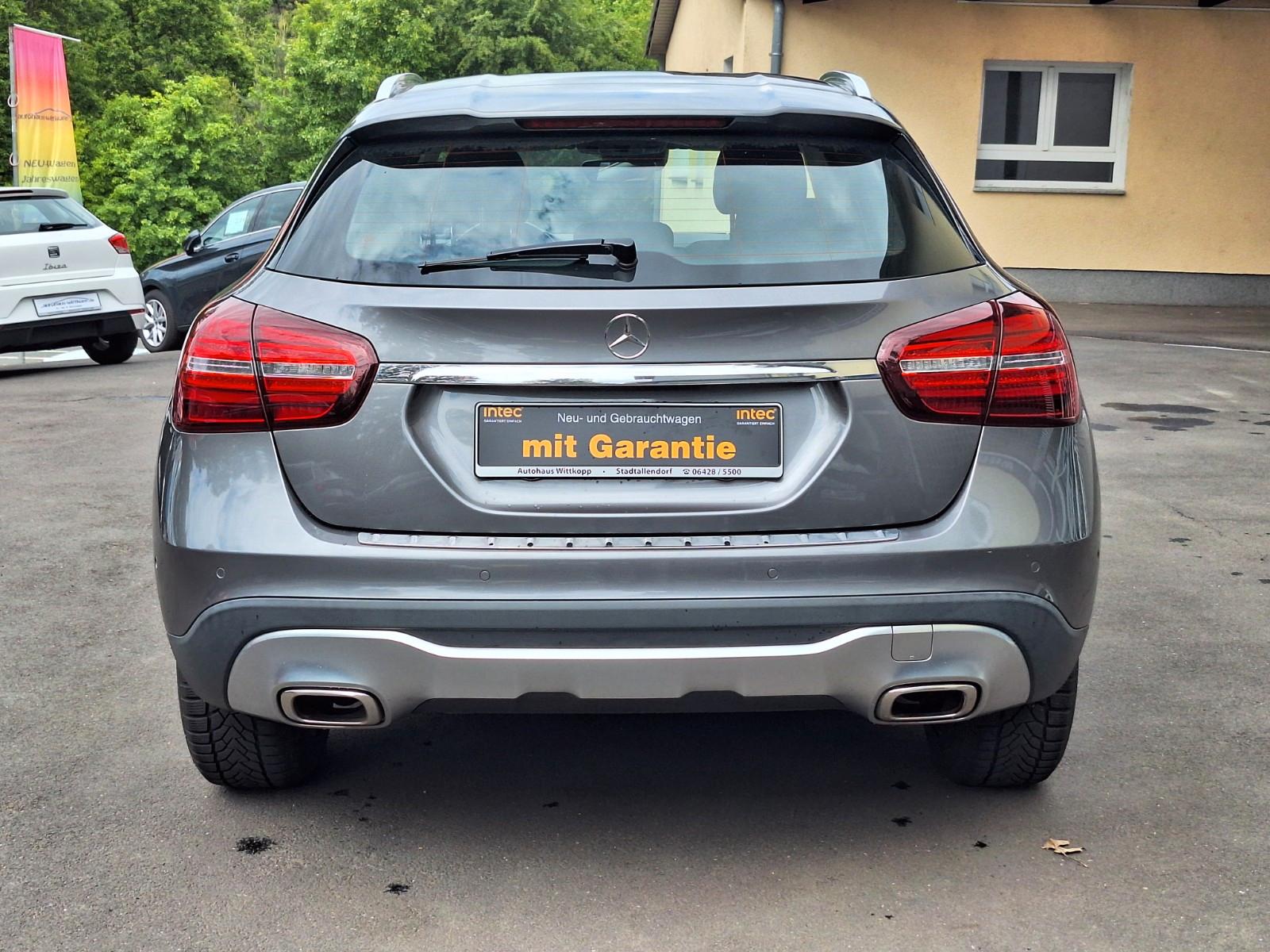 Mercedes-Benz GLA 180 *Navi *Tempomat *Leder*Kamera*SHZ