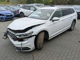 Volkswagen Passat 2.0 TDI DSG LED ACC R-KAM NAVI - Volkswagen Passat: Unfallwagen