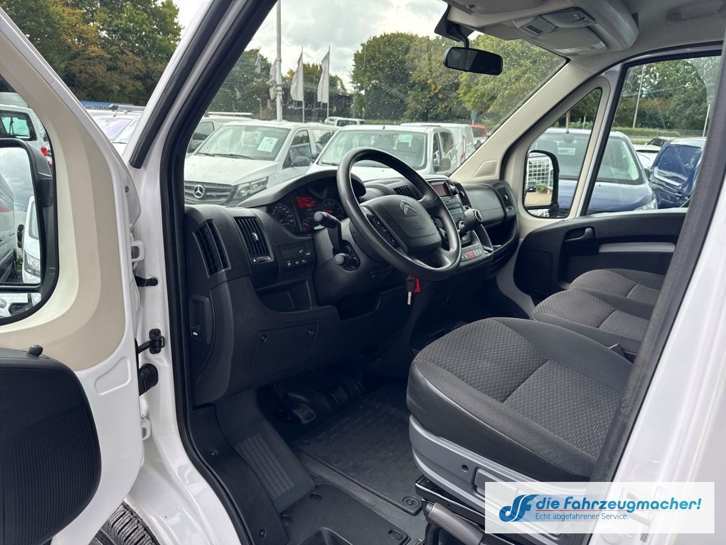 Fahrzeugabbildung Citroën Jumper Pritsche Doppelkabine DAB Spurhalteass. N