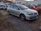 Toyota Avensis 2.2 l mit 177 PS  muss schn... - Toyota Avensis aus 2007 mit Diesel-Antrieb
