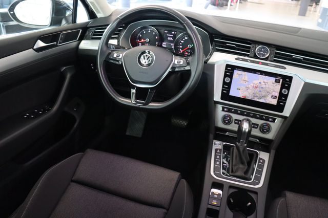 Fahrzeugabbildung Volkswagen Passat Variant Comfortline BMT/Start-Stopp 1HAND