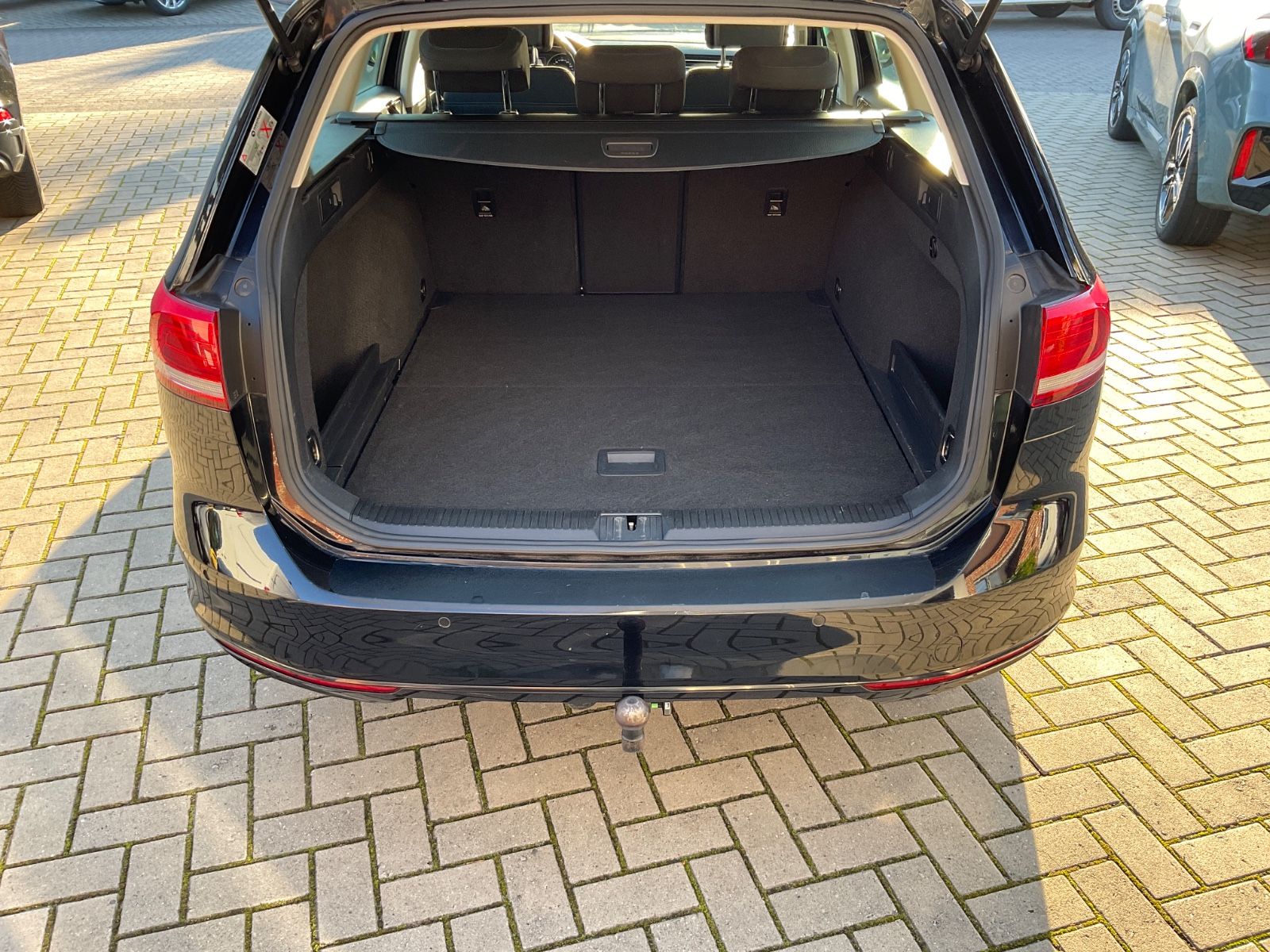 Fahrzeugabbildung Volkswagen Passat Variant 2.0 TDI DSG Comfort,AHK,Navi,ACC