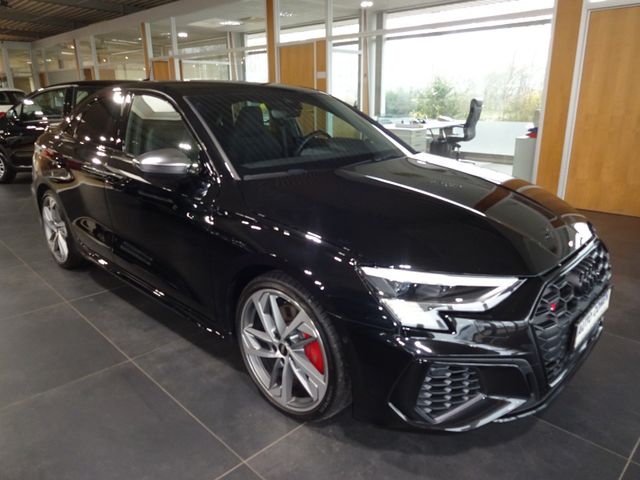 Audi S3 Lim.2.0 TFSI quattro Aut.,LED,Nav.,Ass,B&O,WR