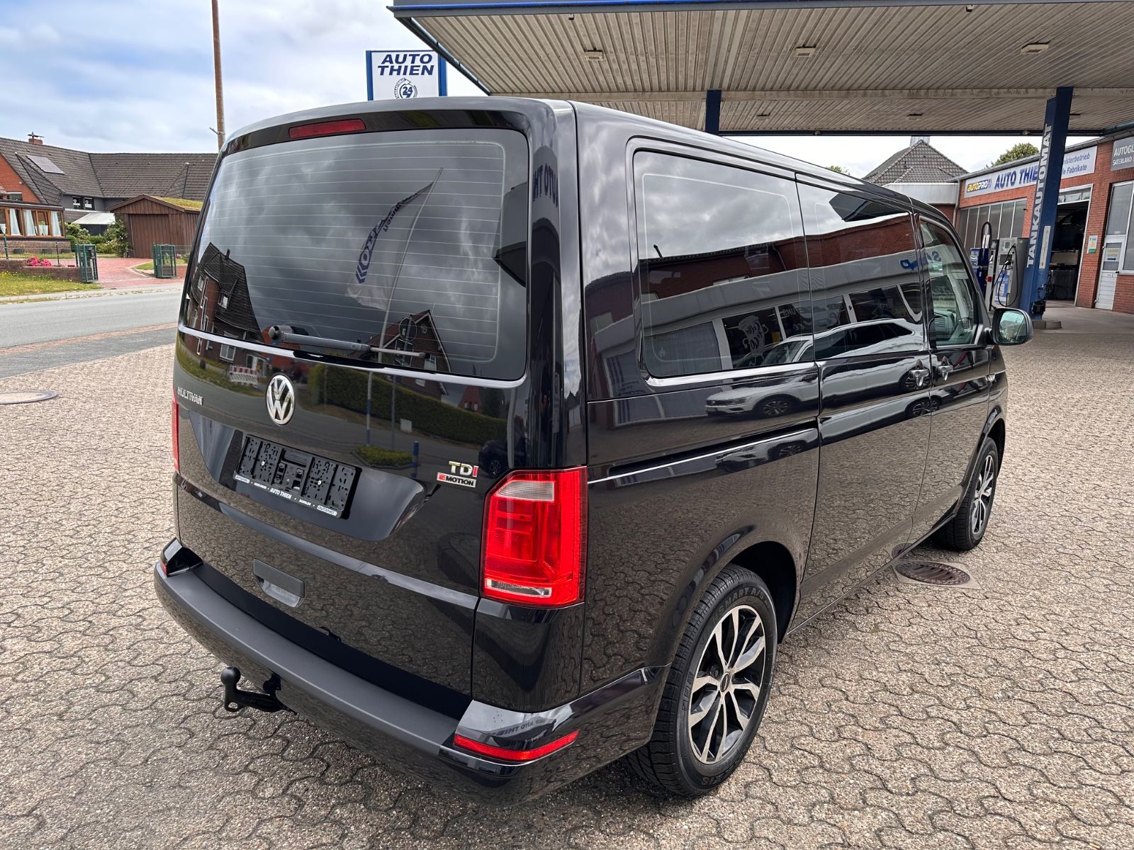 Fahrzeugabbildung Volkswagen T6 Multivan 2.0 TDI 4Motion DSG AHK/Navi/APP