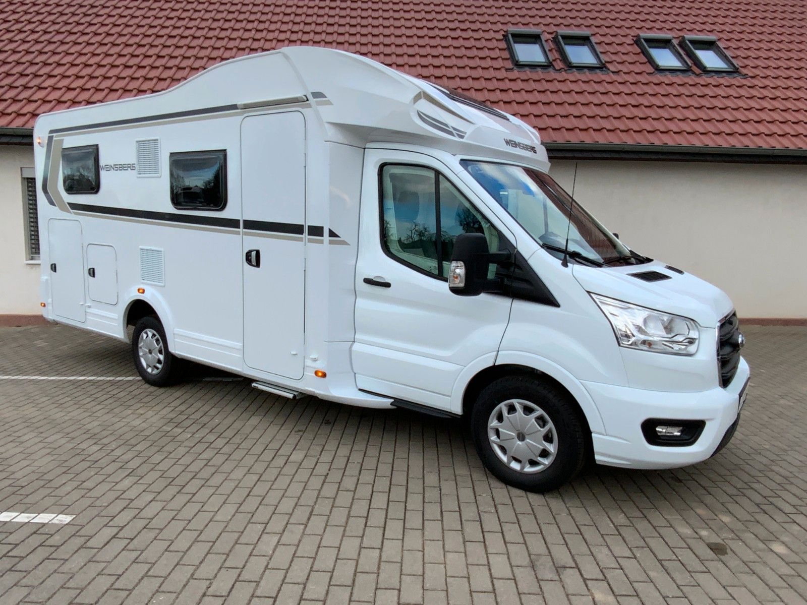 Fahrzeugabbildung Weinsberg CaraSuite 650 MEG