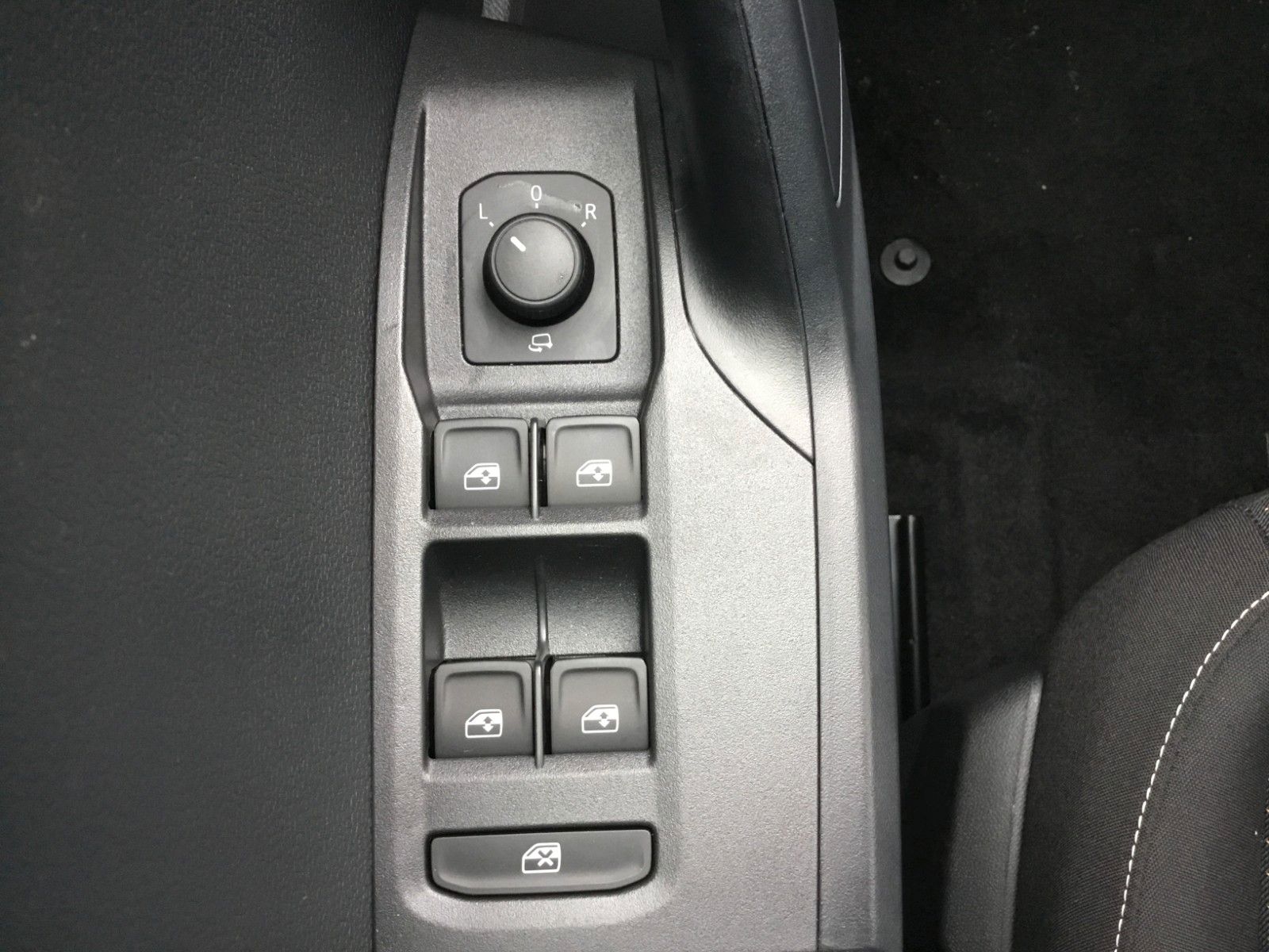 Fahrzeugabbildung SEAT Arona Style 1.0 TSI DSG+AHK+LED+Navi+Kamera